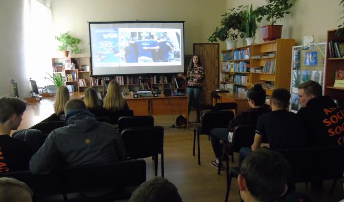 Кіновечірка у Сватівській районній бібліотеці ім. Т.А. Полякова Кіновечірка у Сватівській районній бібліотеці ім. Т.А. Полякова