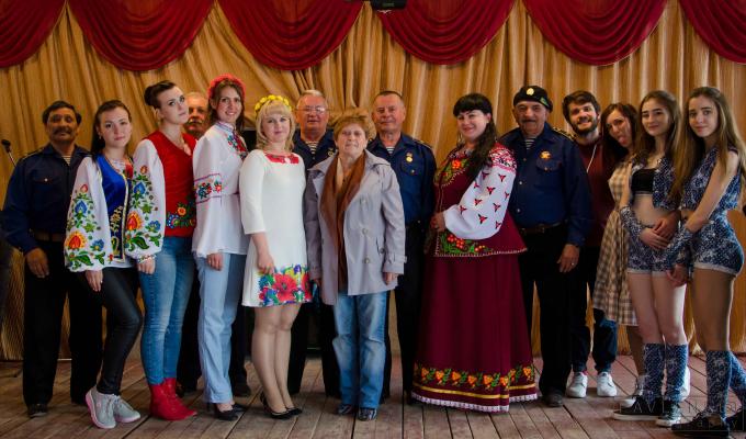 Сватівчани-аматори на сцені Містківського будинку культури