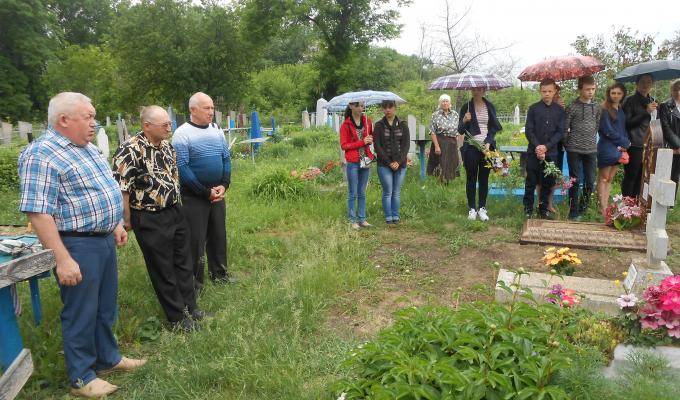 На Сватівщині вшанували пам'ять жертв політичних репресій На Сватівщині вшанували пам'ять жертв політичних репресій