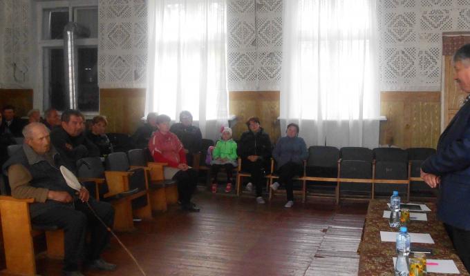 Робоча поїздка райдержадміністрації Мухтарова Д.Х. до с.Верхня Дуванка Робоча поїздка райдержадміністрації Мухтарова Д.Х. до с.Верхня Дуванка