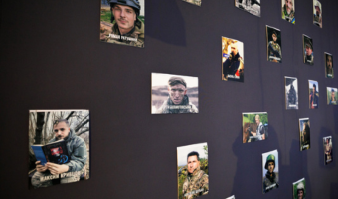 Національний музей Революції Гідності веде мартиролог учасників Революції Гідності, загиблих під час російсько-української війни, що почалася у 2014 році. Національний музей Революції Гідності веде мартиролог учасників Революції Гідності, загиблих під час російсько-української війни, що почалася у 2014 році.