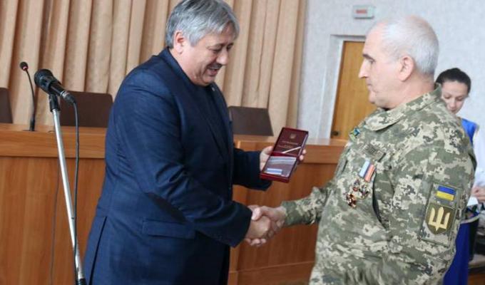 Сватівчанина Миколу Матвієвського відзначено державною нагородою Сватівчанина Миколу Матвієвського відзначено державною нагородою