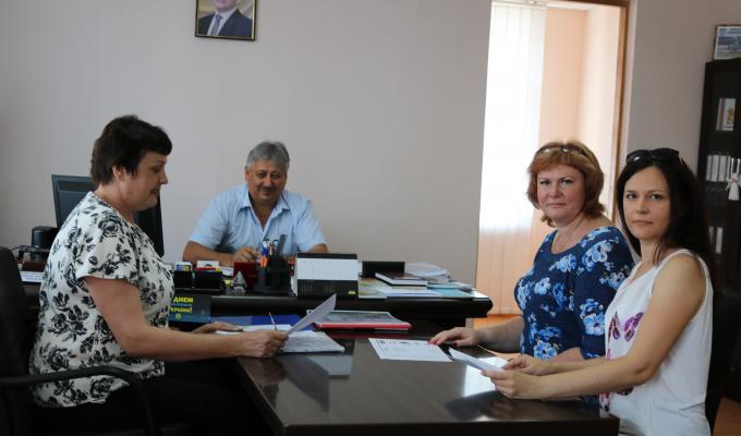 Питання захисту прав споживачів у райдержадміністрації посідає чільне місце Питання захисту прав споживачів у райдержадміністрації посідає чільне місце