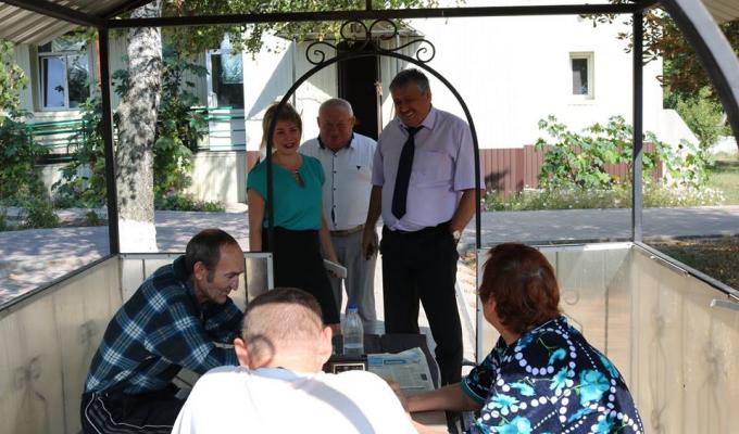 Голова райдержадміністрації відвідав будинок-інтернат для громадян похилого віку та інвалідів
