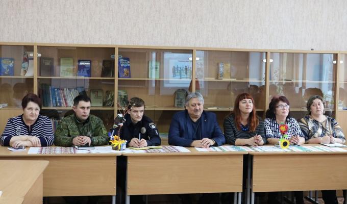 Сватівські школярі обговорювали питання протидії булінгу Сватівські школярі обговорювали питання протидії булінгу