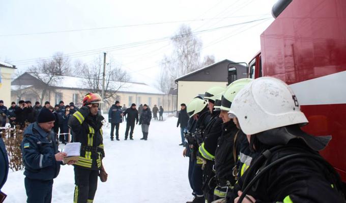 У Сватовому рятувальники провели комплексні навчання У Сватовому рятувальники провели комплексні навчання