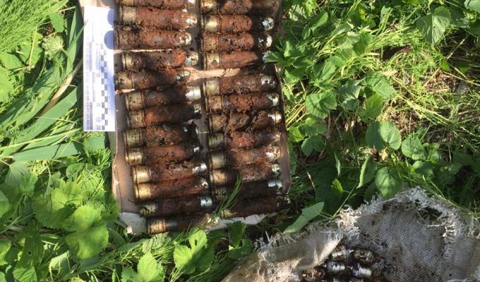 На Луганщині СБУ виявила схрон із засобами ураження На Луганщині СБУ виявила схрон із засобами ураження