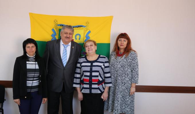 Дмитро Мухтаров провів робочу зустріч з начальником служби у справах дітей Луганської облдержадміністрації Раїсою Родіною Дмитро Мухтаров провів робочу зустріч з начальником служби у справах дітей Луганської облдержадміністрації Раїсою Родіною