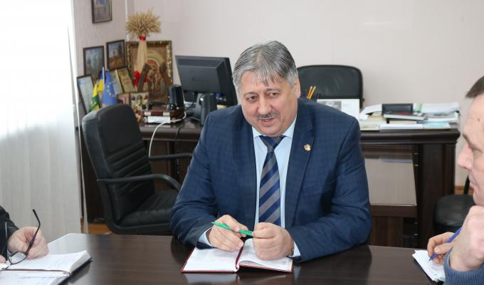 У райдержадміністрації розглянуто питання розчищення доріг від снігових наметів