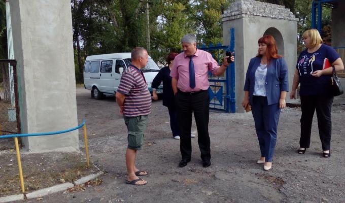 Голова райдержадміністрації відвідав об’єкти будівництва спортивних споруд Голова райдержадміністрації відвідав об’єкти будівництва спортивних споруд