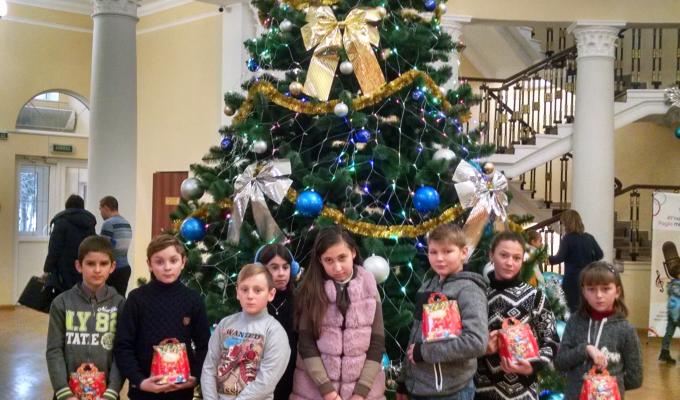 Діти Сватівщини побували на обласному святі до Дня Святого Миколая