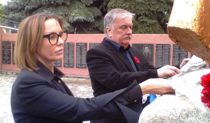 Сватівщина схилила голови перед пам’яттю полеглих Сватівщина схилила голови перед пам’яттю полеглих