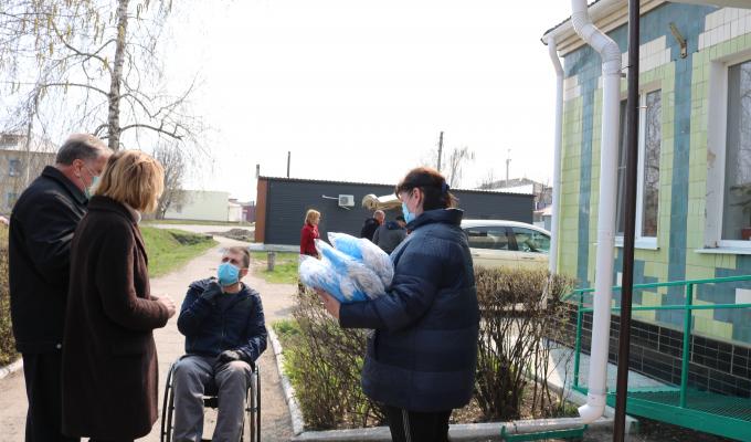 Соціальні працівники Сватівщини отримали засоби індивідуального захисту Соціальні працівники Сватівщини отримали засоби індивідуального захисту