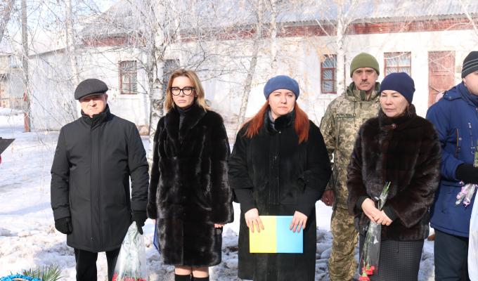 На Сватівщині вшанували подвиг воїнів-інтернаціоналістів На Сватівщині вшанували подвиг воїнів-інтернаціоналістів