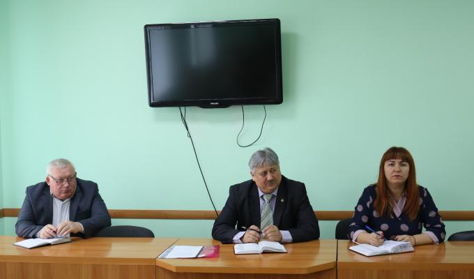 За підсумками апаратної наради у голови райдержадміністрації За підсумками апаратної наради у голови райдержадміністрації