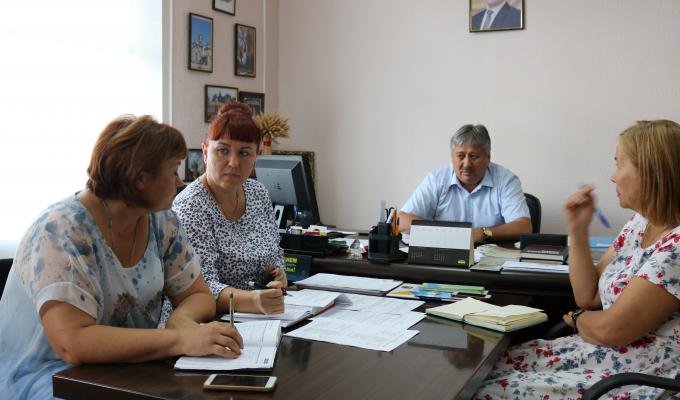 Розпочато підготовку до державних свят Розпочато підготовку до державних свят