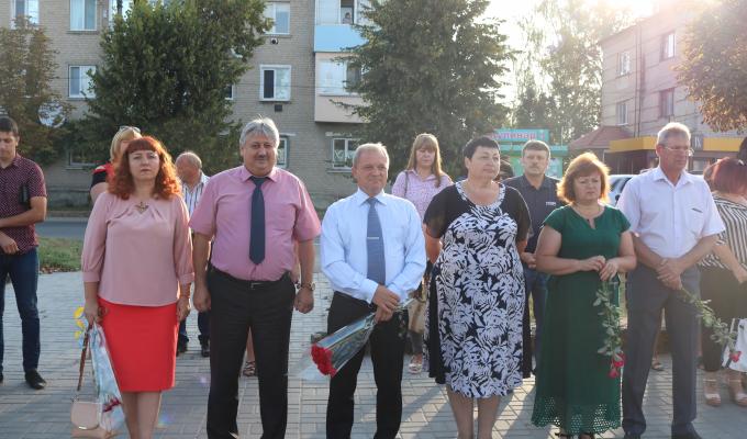 На Сватівщині відзначили 75 річницю визволення Луганської області На Сватівщині відзначили 75 річницю визволення Луганської області