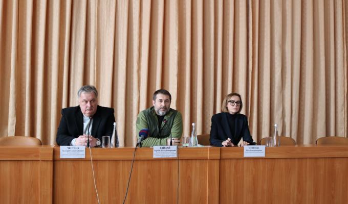 Сергій Гайдай представив новопризначеного голову Сватівської райдержадміністрації Сергій Гайдай представив новопризначеного голову Сватівської райдержадміністрації