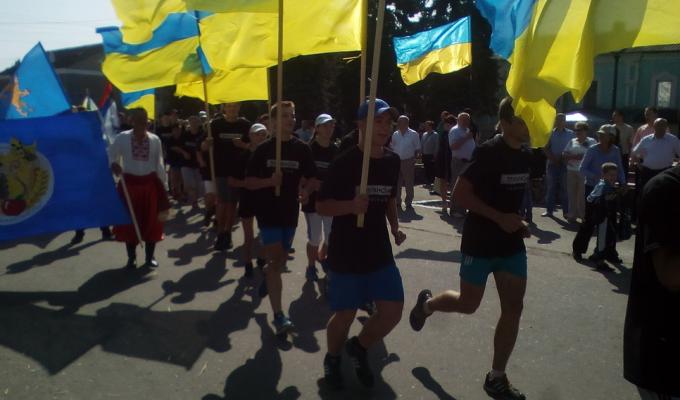 Фініш легкоатлетичного марафонського пробігу. Святкуємо 26 річницю Незалежності України Фініш легкоатлетичного марафонського пробігу. Святкуємо 26 річницю Незалежності України