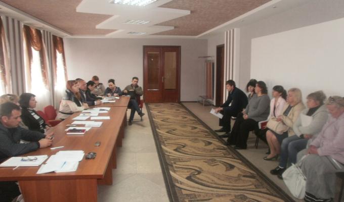 Пішли за цукерками, а знайшли пляшку горілки