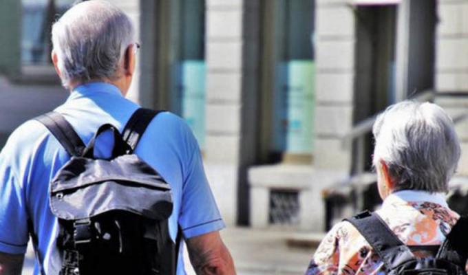 Пенсіонери, які знайшли прихисток за кордоном, зможуть отримувати пенсію міжнародними переказами Пенсіонери, які знайшли прихисток за кордоном, зможуть отримувати пенсію міжнародними переказами
