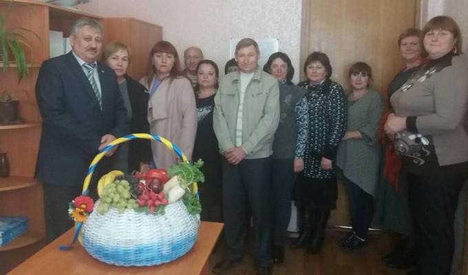 Сватівська районна державна адміністрація приєдналася до акції «Вітамін С для Героя» Сватівська районна державна адміністрація приєдналася до акції «Вітамін С для Героя»