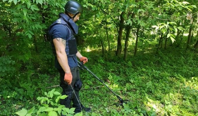Піротехніками на Луганщині виявлено та вилучено 36 вибухонебезпечних предметів Піротехніками на Луганщині виявлено та вилучено 36 вибухонебезпечних предметів