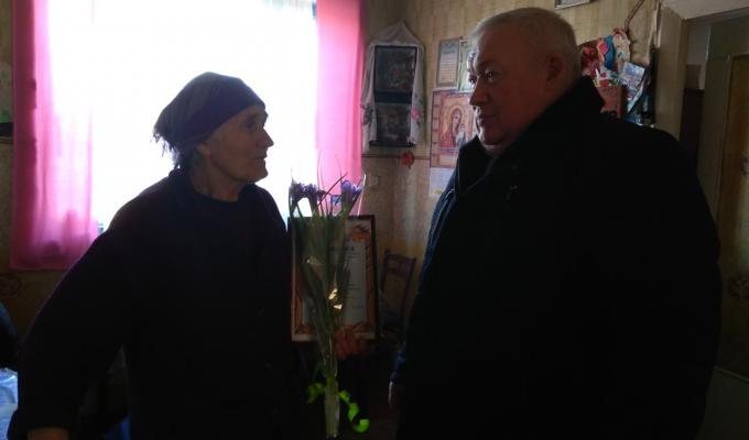 Олексій Либа зустрівся з бабусею загиблого учасника АТО Валентиною Рибальченко Олексій Либа зустрівся з бабусею загиблого учасника АТО Валентиною Рибальченко