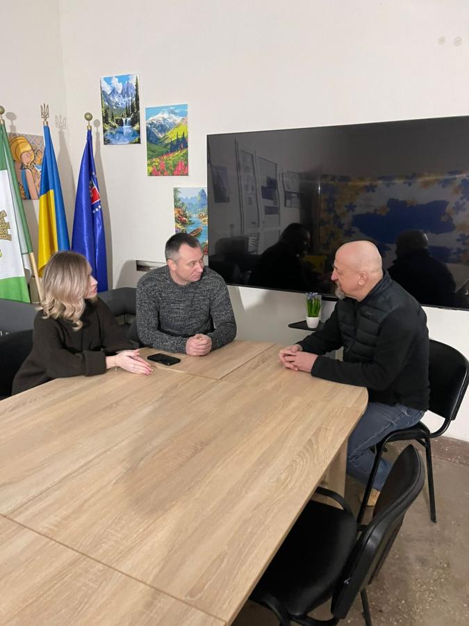 Моніторинг роботи гуманітарних хабів Сватівського району на Київщині: робочий візит очільника району