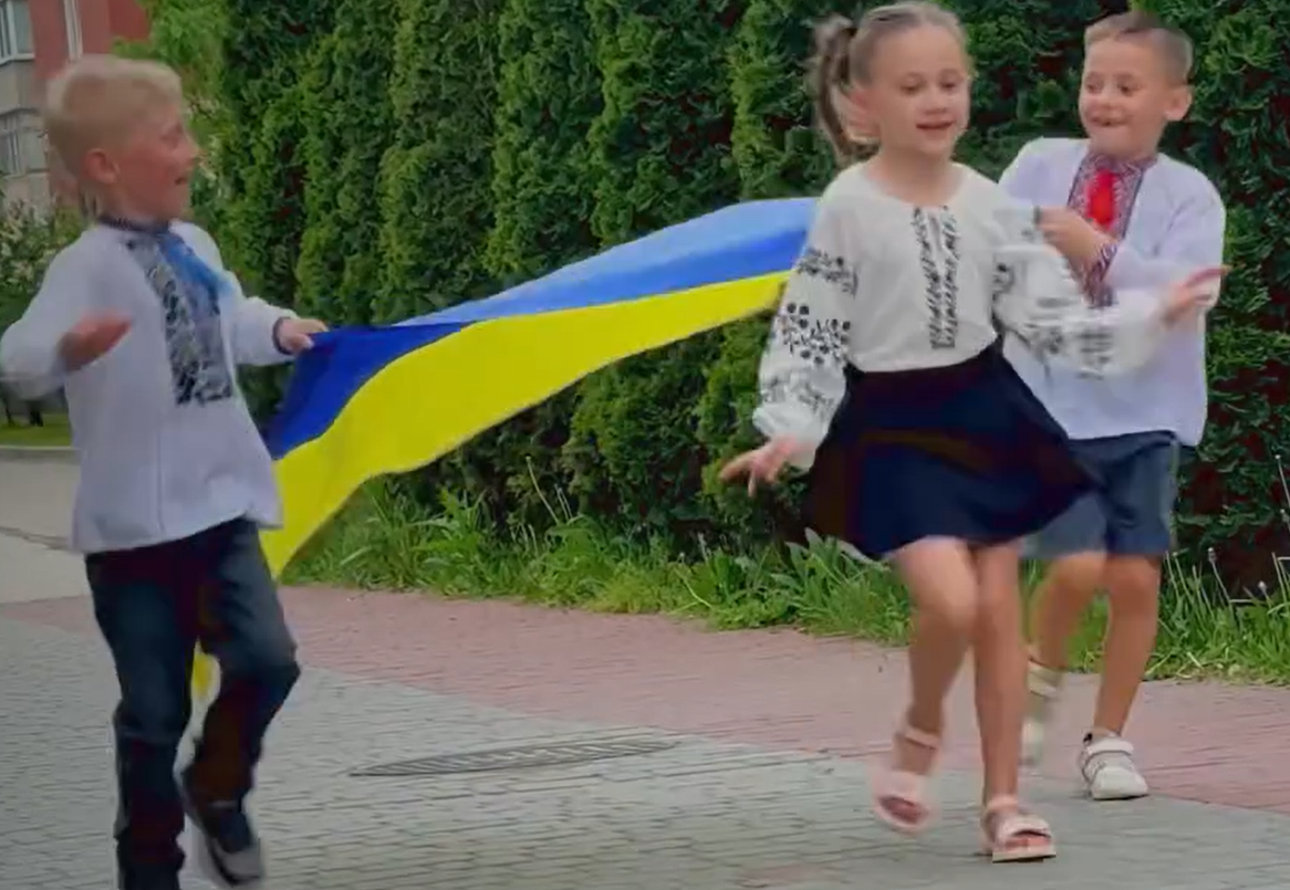 Сьогодні, у День вишиванки, кожен український орнамент звучить як голос незламності. Особливо — для тих українських міст і сіл, які тимчасово опинилися під російською окупацією.