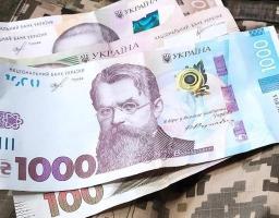 Ще 17 захисників з Троїцької громади отримали одноразову соціальну матеріальну підтримку на загальну суму 204 тис. грн.