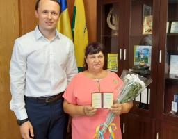 Олена Новік з с. Полтава Нижньодуванської селищної ради отримала почесне звання «Мати-героїня»