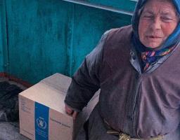 Поліцейські Луганщини доставили у прифронтове с. Невське гуманітарну допомогу 