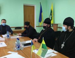 28 квітня голова райдержадміністрації Олег Клименчуков провів зустріч з представниками духовенства Сватівщини