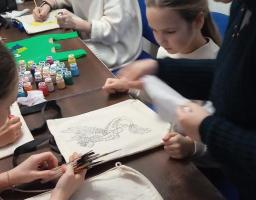 На базі Координаційного центру надання допомоги ВПО з Луганщини Лозно-Олександрівської СВА запрацювала творча майстерня"Арт-хаб"