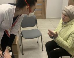 Щодня в Київському гуманітарному хабі Нижньодуванської громади Сватівщини надаються медичні послуги