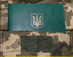 Нині батьки трьох чи більше дітей мають право на відстрочку від військової служби. Однак, згідно з новою версією Закону про мобілізацію, невдовзі за несплату аліментів понад три місяці хоча б за одну дитину боржників буде позбавлено цього права.