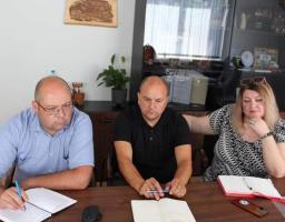Спільні зусилля задля допомоги ВПО: відбулась робоча зустріч представників Троїцької селищної військової адміністрації з керівництвом Рахівської міської ради Закарпатської області