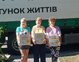 Протягом минулого тижня в Нижньодуванському гуманітарному хабі в м.Харків видали понад 400 пакунків продовольчої допомоги від благодійного фонду "Фонд Ріната Ахметова"