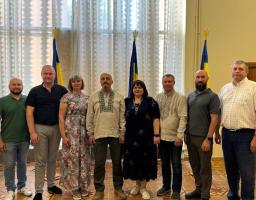23 серпня в м. Дніпро делегації військових адміністрацій Сватівського району на чолі з очільником району, Олегом СЛІПЦЕМ, взяли участь у обласних урочистостях, присвячених Дню Державного Прапора України та Дню Незалежності.