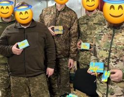 Діти Луганщини передали подарунки захисникам до Дня Збройних Сил України