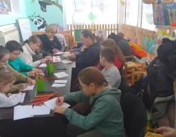 Творчість як джерело натхнення та підтримки: заняття з живопису у Сватівському хабі
