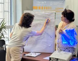 «Без бар’єрів»: щира розмова про доступність і повагу - у хабі «Луганщина моя», роботою якого опікується Нижньодуванська селищна військова адміністрація, відбулася інтерактивна лекція для людей поважного віку на тему «Без бар’єрів».