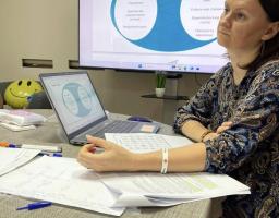 Турбота про себе — крок до відновлення: у Лозно-Олександрівському хабі провели семінар для ВПО