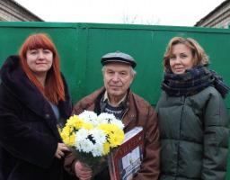 До видатного сватівчанина завітали почесні гості