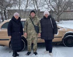 Коломийчиська військова адміністрація передала автомобіль захисникам