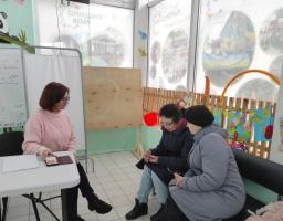 Цифрова грамотність 55+: навчання для ВПО у Сватівському координаційному центрі