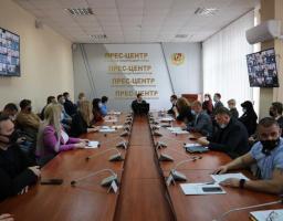 2 червня голова райдержадміністрації Олег Клименчуков особисто взяв участь в апаратній нараді, яку провів голова Луганської обласної державної адміністрації – керівник обласної військово-цивільної адміністрації Сергій Гайдай