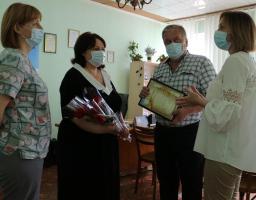 У Сватовому привітали медпрацівників з професійним святом