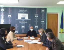 25 жовтня  голова райдержадміністрації Олег Сліпець провів засідання районної міжвідомчої комісії з перевірки та збору документів щодо присвоєння почесного звання України«Мати-героїня» 
